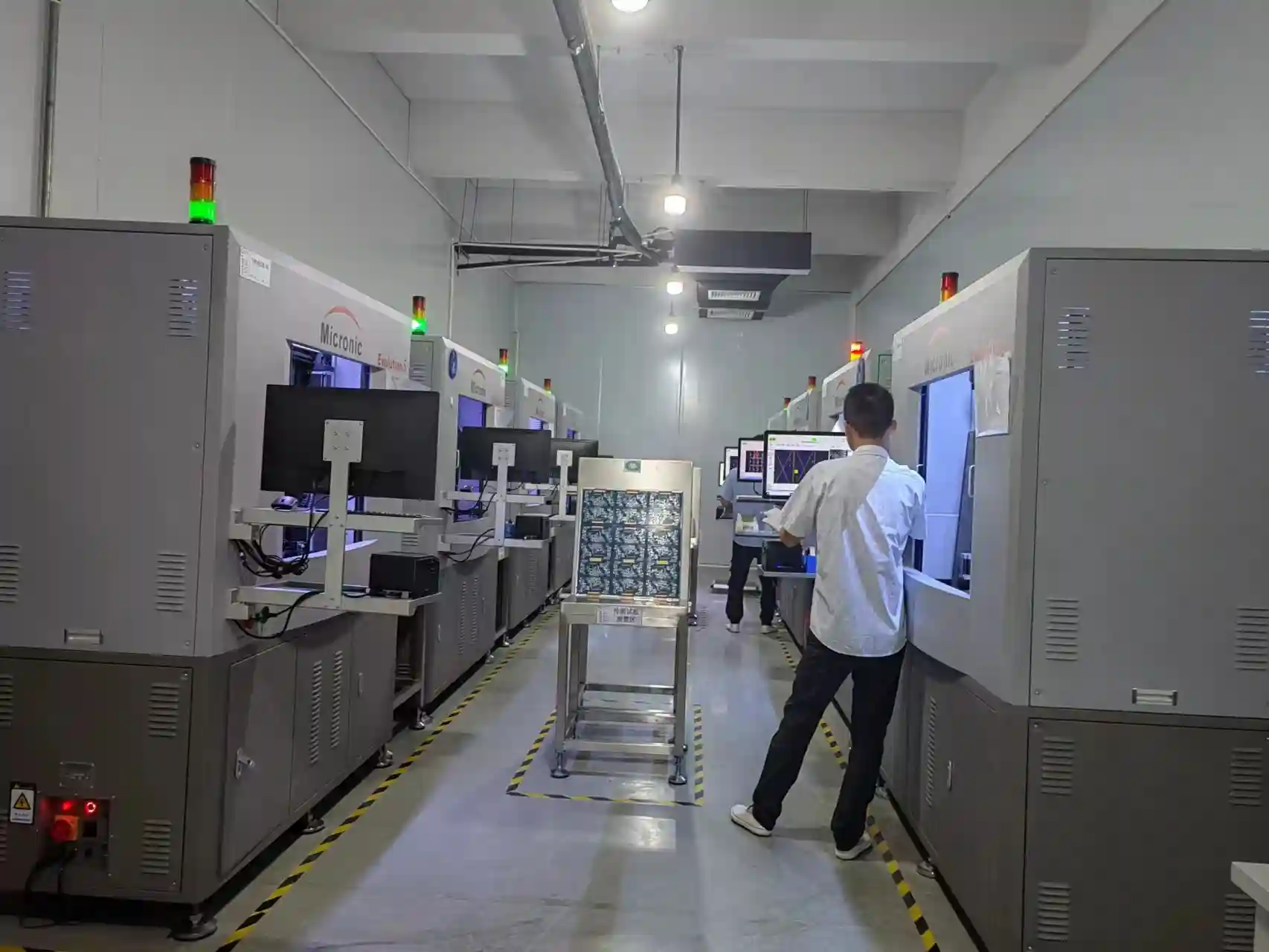 플라잉 프로브 테스트 검사 시설